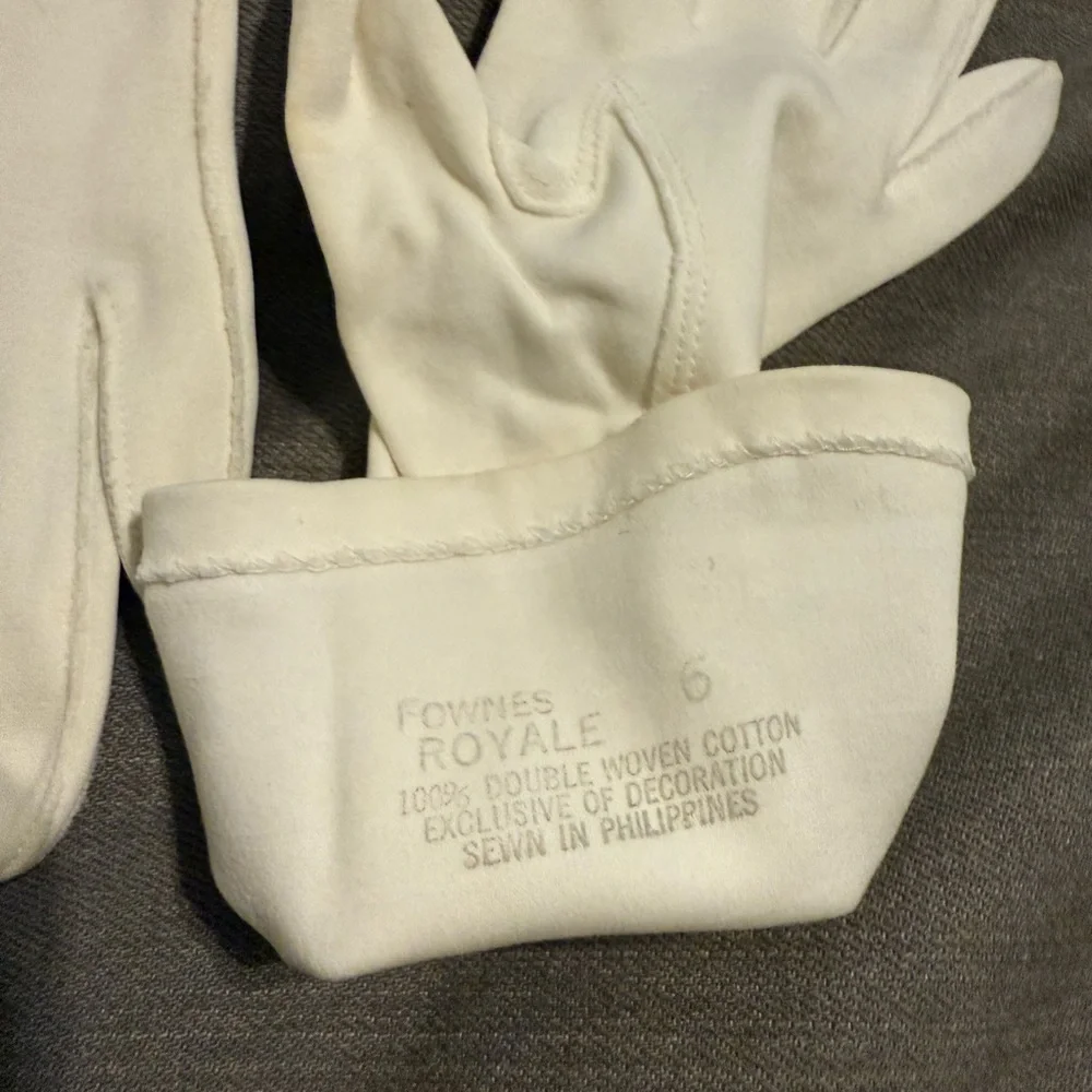 Fownes Royale White Gloves with Embroidered  100% Double Woven Cotton Vintage